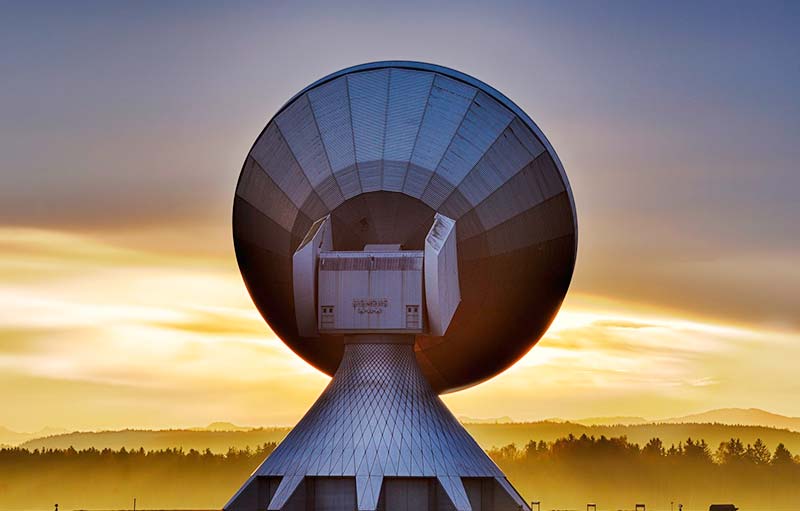 Satellite Edge Computing Satellite Edge Computing